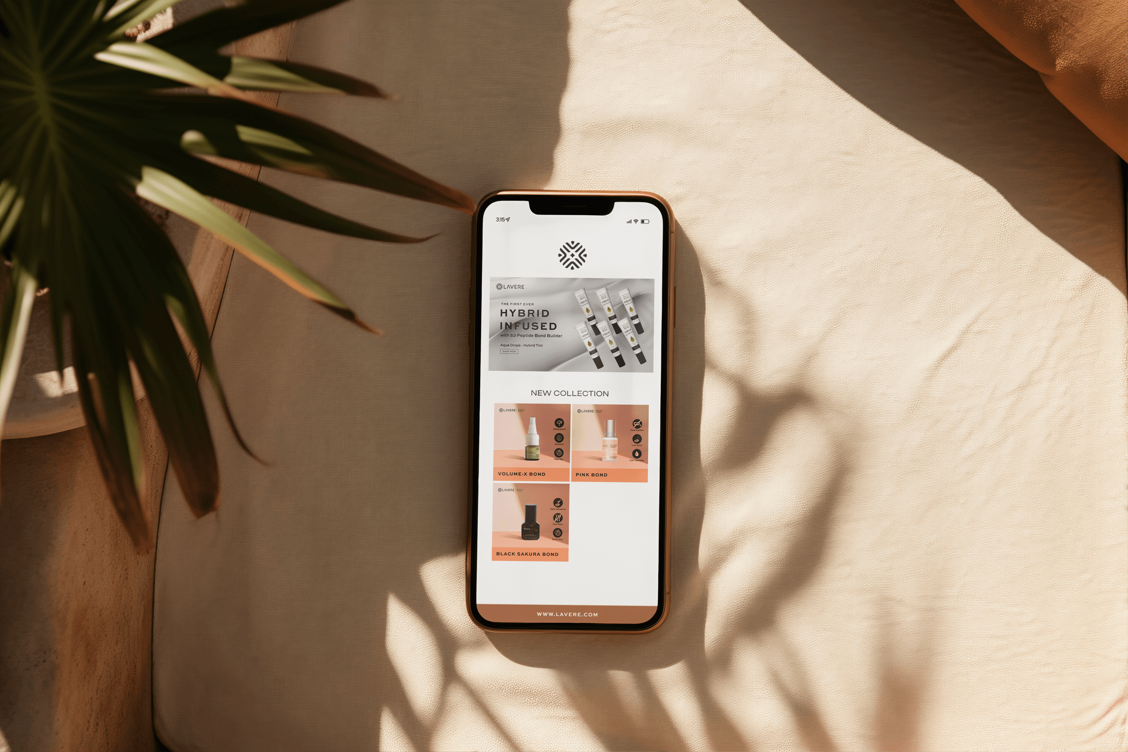 Lavere e-commerce storefront on mobile